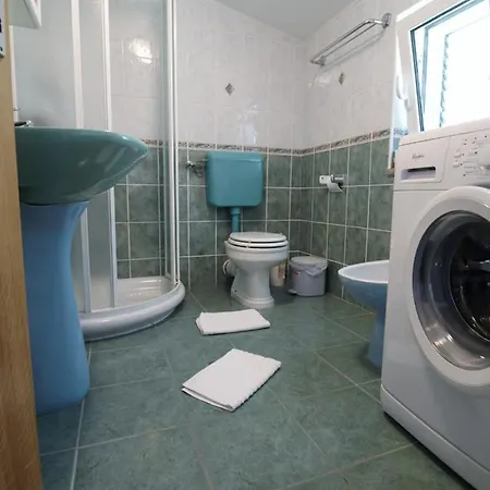 Lejlighed With Parking Space Rab - 20818