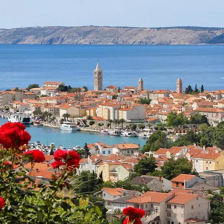 With Parking Space Rab - 20818 Lejlighed *