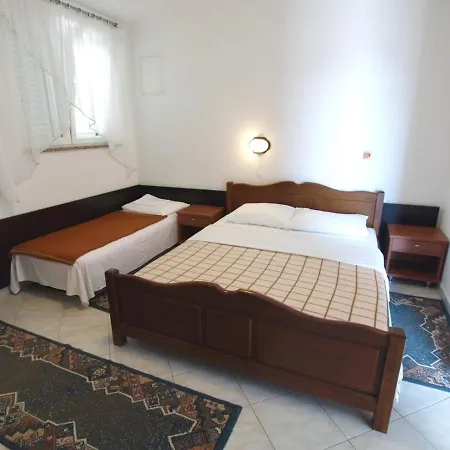 Apartment With A Parking Space Rab - 20818 Banjol